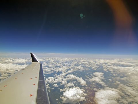 plane horizon