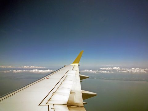 plane horizon