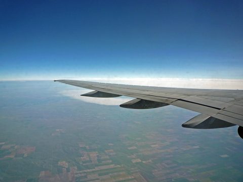 plane horizon
