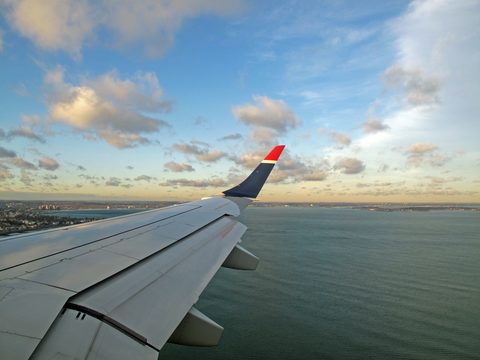 plane horizon