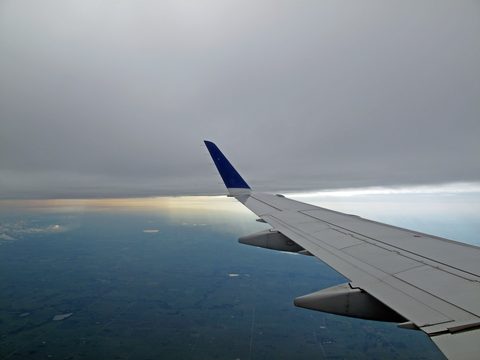 plane horizon