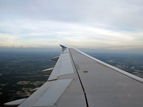 plane horizon
