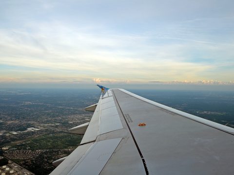 plane horizon
