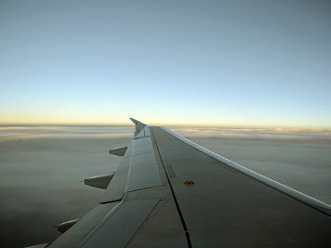 plane horizon